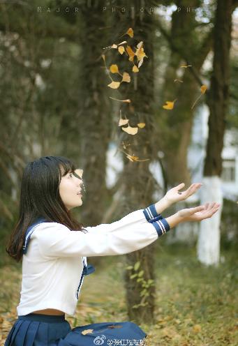 两男一女可以提升夫妻感情吗,两峰夹小溪地湿又无泥诗